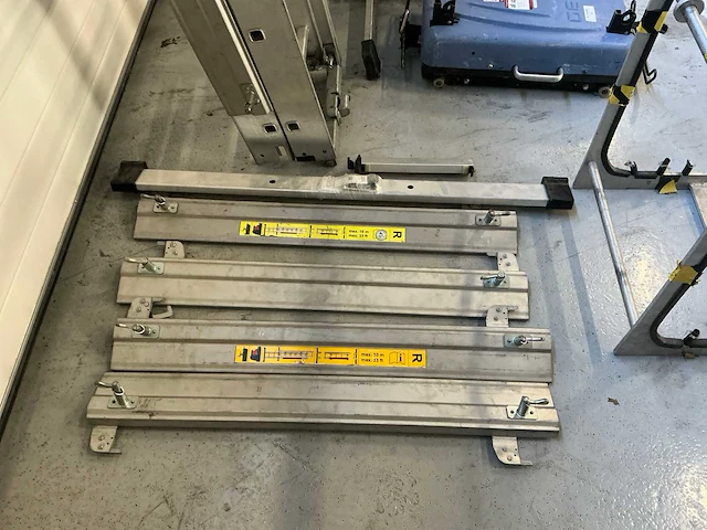 2020 geda accu ladderlift - afbeelding 8 van  13