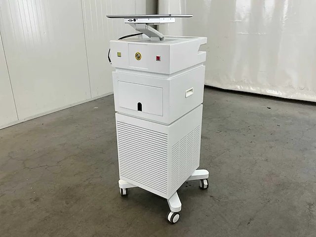 2020 hbc pro laser huid behandelapparaat - afbeelding 1 van  18