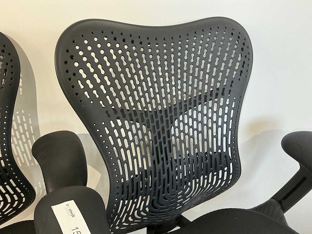 2020 herman miller mirra 2 bureaustoel (2x) - afbeelding 3 van  9