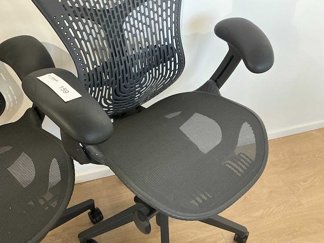 2020 herman miller mirra 2 bureaustoel (2x) - afbeelding 4 van  9