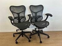 2020 herman miller mirra 2 bureaustoel (2x) - afbeelding 1 van  8