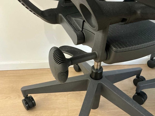 2020 herman miller mirra 2 bureaustoel (3x) - afbeelding 5 van  9