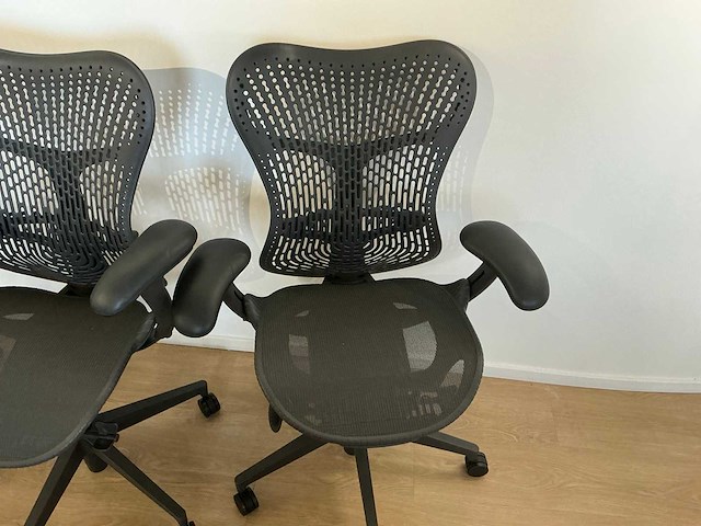 2020 herman miller mirra 2 bureaustoel (3x) - afbeelding 9 van  9