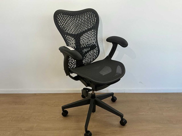2020 herman miller mirra 2 bureaustoel - afbeelding 1 van  8