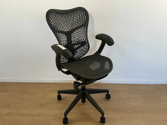 2020 herman miller mirra 2 bureaustoel - afbeelding 1 van  8