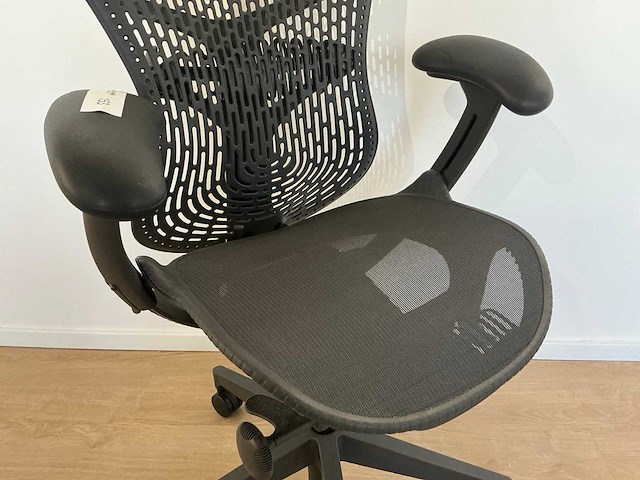 2020 herman miller mirra 2 bureaustoel - afbeelding 3 van  7