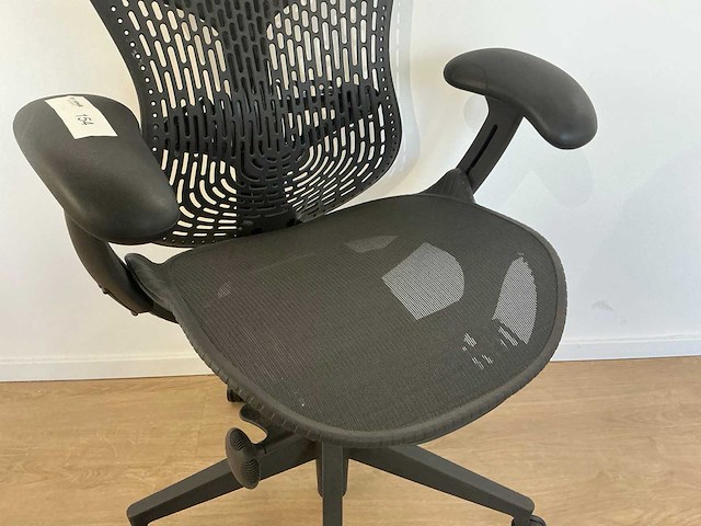 2020 herman miller mirra 2 bureaustoel - afbeelding 3 van  8
