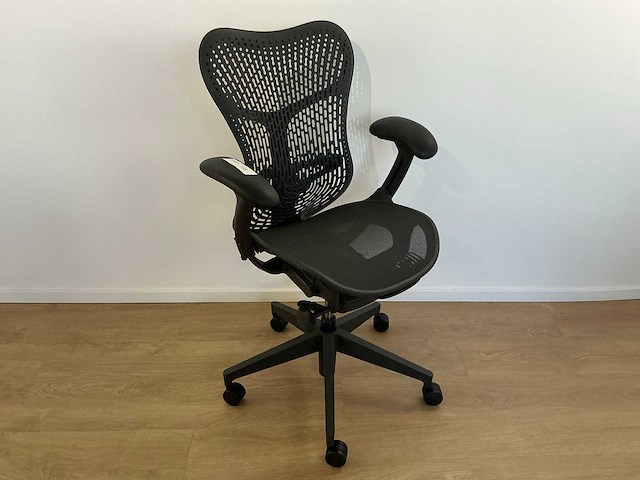 2020 herman miller mirra 2 bureaustoel - afbeelding 1 van  7
