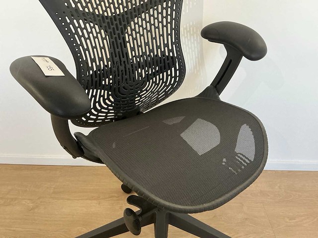 2020 herman miller mirra 2 bureaustoel - afbeelding 3 van  7