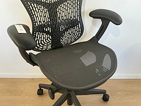 2020 herman miller mirra 2 bureaustoel - afbeelding 3 van  7