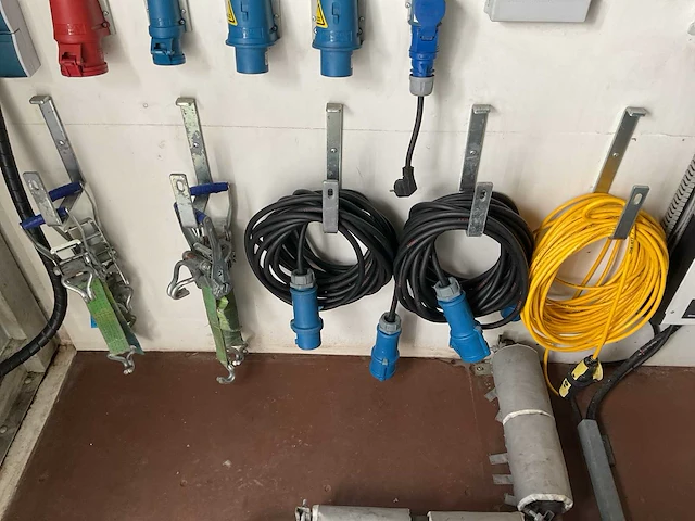 2020 infra solar 1902 off-grid/hybride energy unit 10kva/24kwh - afbeelding 30 van  35
