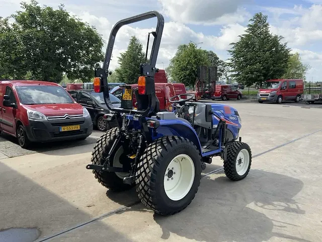 2020 iseki th5420 smalspoor- en compacttractor - afbeelding 23 van  39