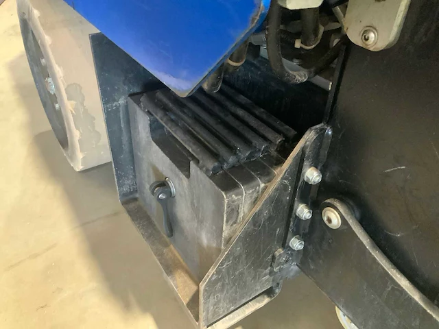 2020 janser electro ride-on tapijtstripper hydraulisch - afbeelding 11 van  12
