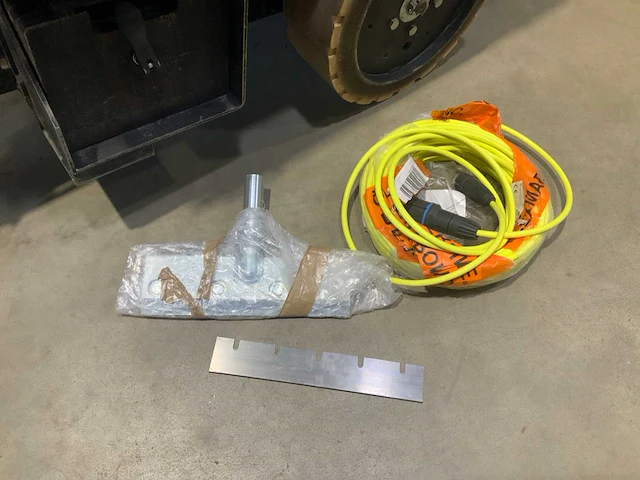 2020 janser electro ride-on tapijtstripper hydraulisch - afbeelding 12 van  12
