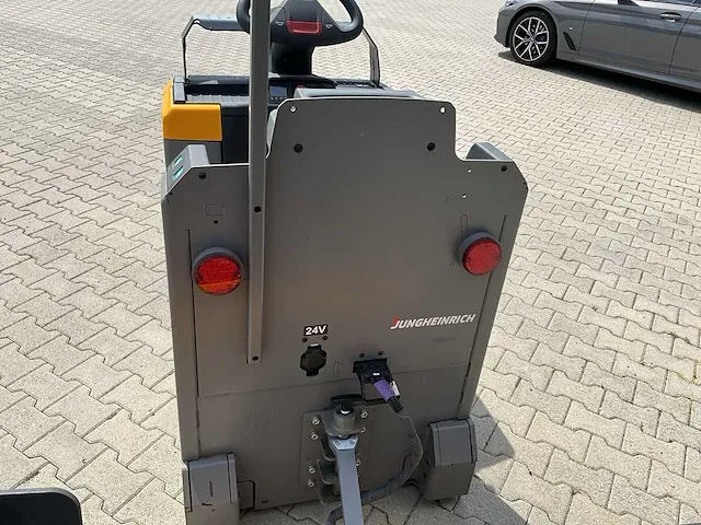 2020 jungheinrich ezs 350 industriële trekker met trein aanhangers - afbeelding 10 van  53