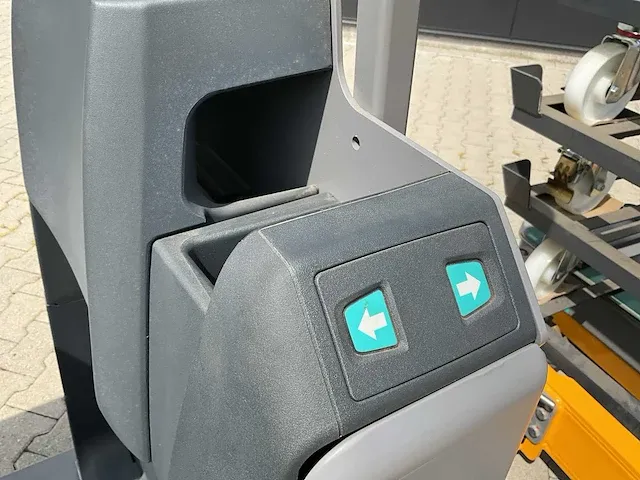 2020 jungheinrich ezs 350 industriële trekker met trein aanhangers - afbeelding 14 van  53