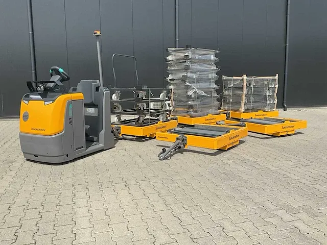 2020 jungheinrich ezs 350 industriële trekker met trein aanhangers - afbeelding 1 van  53