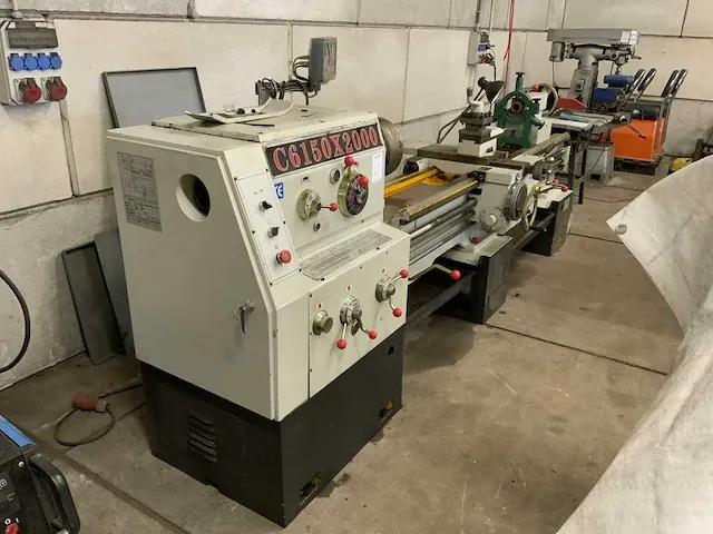 2020 lathe machine c6150x2000 handbediende draaibank - afbeelding 2 van  26