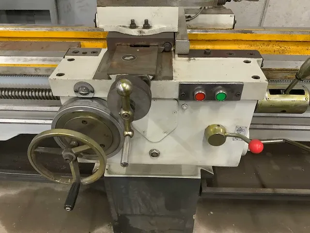 2020 lathe machine c6150x2000 handbediende draaibank - afbeelding 9 van  26