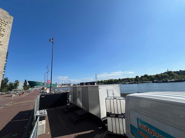 2020 luxe zelfvoorzienende toilettrailer - afbeelding 10 van  40