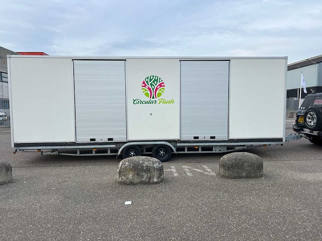2020 luxe zelfvoorzienende toilettrailer - afbeelding 20 van  40
