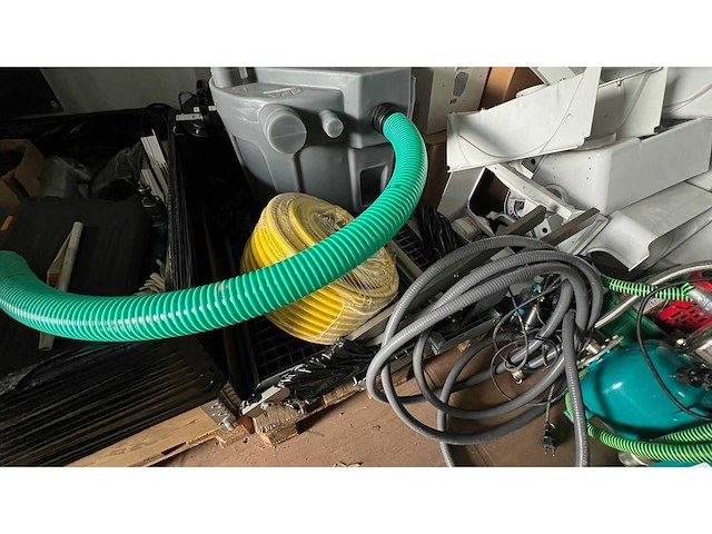 2020 luxe zelfvoorzienende toilettrailer - afbeelding 25 van  40