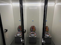 2020 luxe zelfvoorzienende toilettrailer - afbeelding 23 van  40