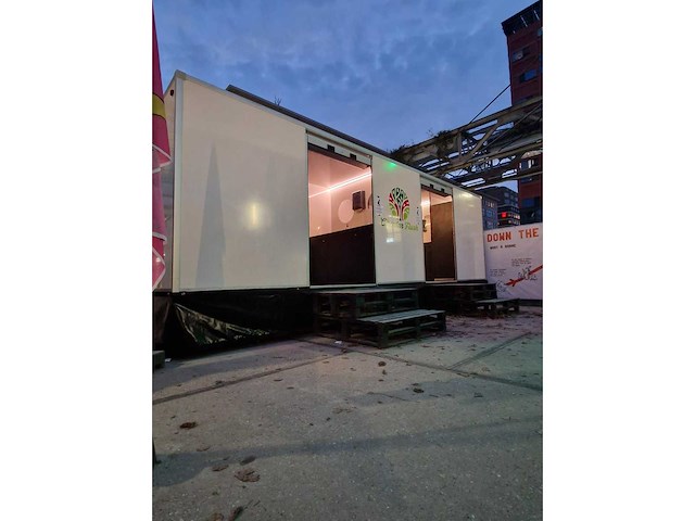 2020 luxe zelfvoorzienende toilettrailer - afbeelding 40 van  40