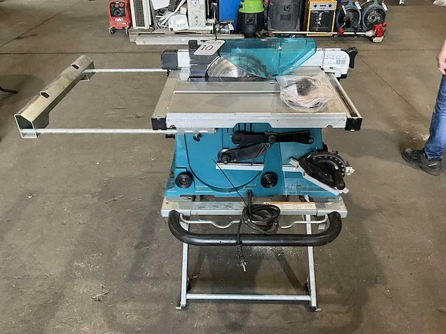 2020 makita 2704n zaagtafel - afbeelding 2 van  13
