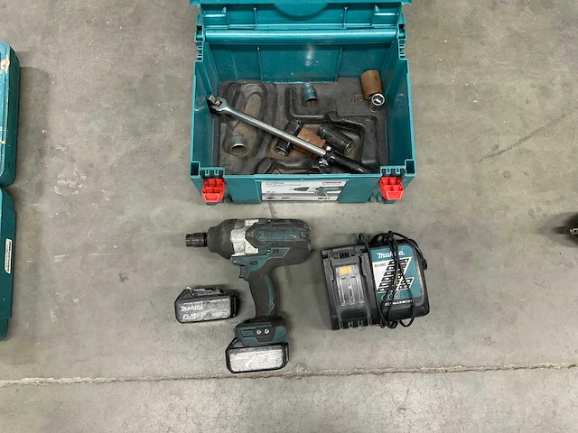 2020 makita dtw1002 slagmoersleutel - afbeelding 1 van  5