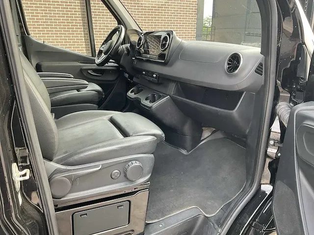 2020 mercedes-benz sprinter 319 3.0 cdi l2h1 dc euro vi-d bedrijfswagen - afbeelding 4 van  29