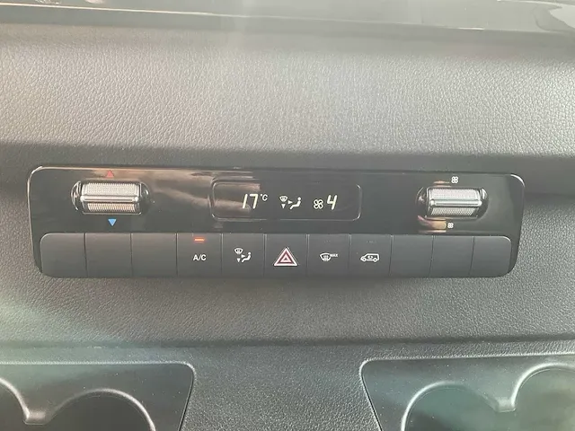 2020 mercedes-benz sprinter 319 3.0 cdi l2h1 dc euro vi-d bedrijfswagen - afbeelding 8 van  29
