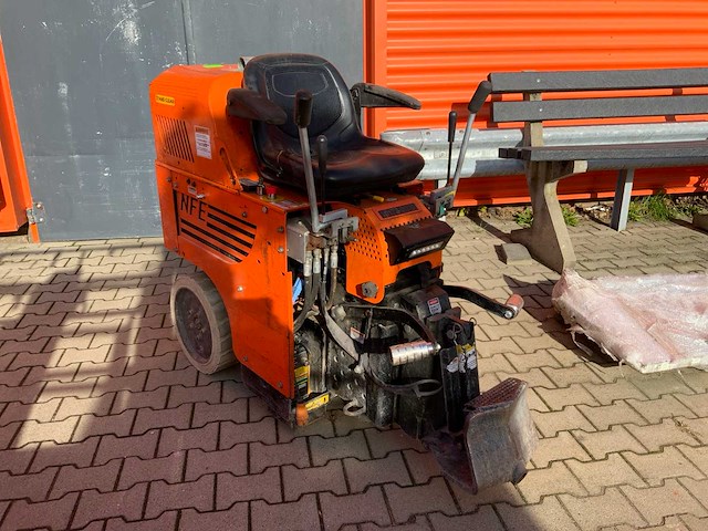 2020 national flooring equipment 5700 bol opzit accu tapijt / vloerstripper - afbeelding 1 van  16