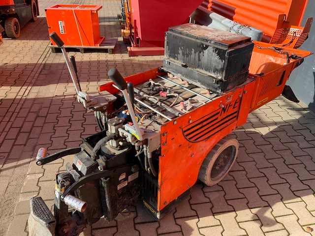 2020 national flooring equipment 5700 bol opzit accu tapijt / vloerstripper - afbeelding 16 van  16