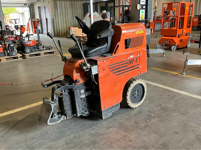 2020 national flooring equipment 5700 bol opzit accu tapijt / vloerstripper - afbeelding 1 van  21