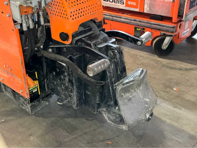 2020 national flooring equipment 5700 bol opzit accu tapijt / vloerstripper - afbeelding 18 van  21