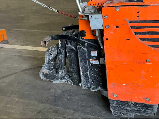 2020 national flooring equipment 5700 bol opzit accu tapijt / vloerstripper - afbeelding 20 van  21