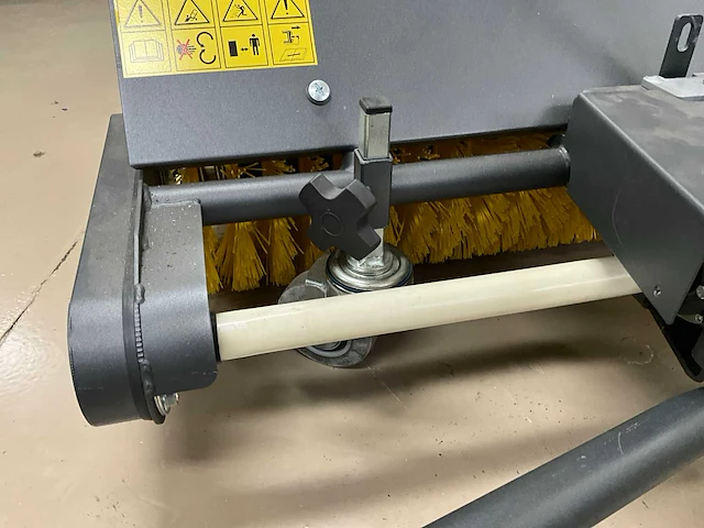 2020 stiga pva 101 aanbouw veegmachine - afbeelding 6 van  9