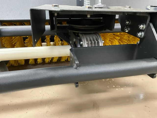 2020 stiga pva 101 aanbouw veegmachine - afbeelding 8 van  9