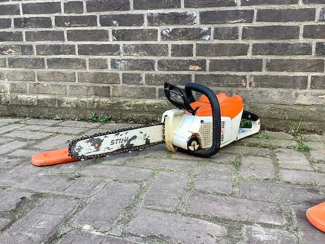 2020 stihl msa220c kettingzaag - afbeelding 1 van  4