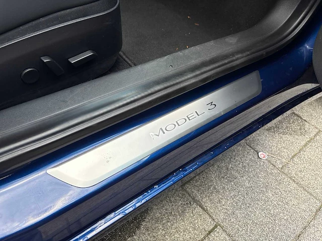 2020 tesla model 3 sr+ personenauto - afbeelding 25 van  41