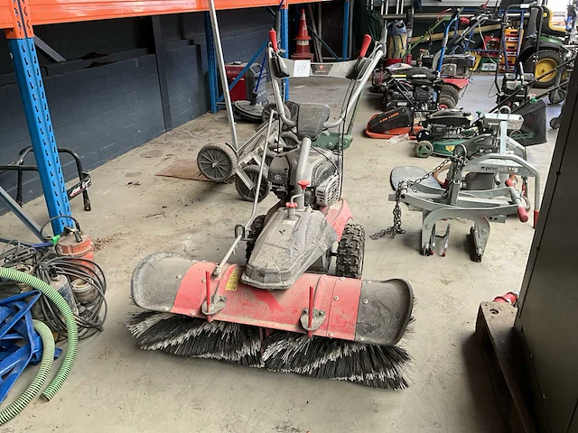 2020 trex gs100v-k zelfrijdende veegmachine - afbeelding 1 van  12