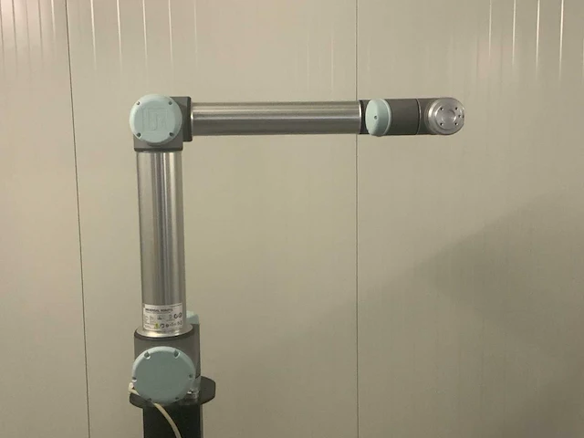 2020 universal robots ur-10 (cb3) collaboratieve robot - afbeelding 2 van  19