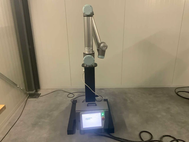 2020 universal robots ur-10 (cb3) collaboratieve robot - afbeelding 1 van  19