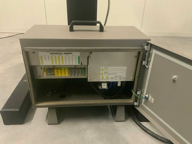 2020 universal robots ur-10 (cb3) collaboratieve robot - afbeelding 16 van  19