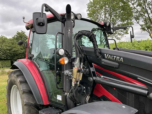 2020 valtra a84f2h-4 vierwielaangedreven landbouwtractor - afbeelding 7 van  59