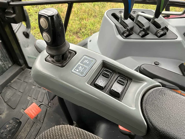 2020 valtra a84f2h-4 vierwielaangedreven landbouwtractor - afbeelding 14 van  59