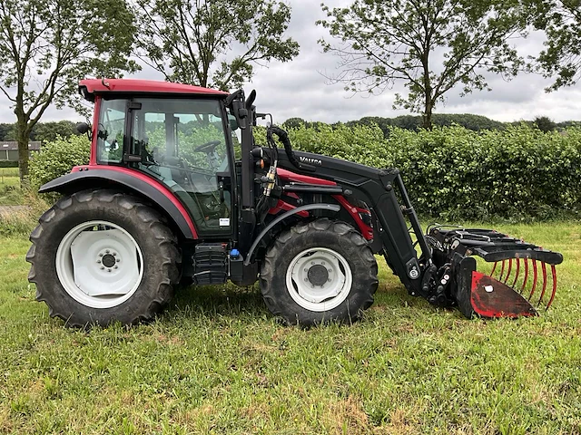 2020 valtra a84f2h-4 vierwielaangedreven landbouwtractor - afbeelding 56 van  59