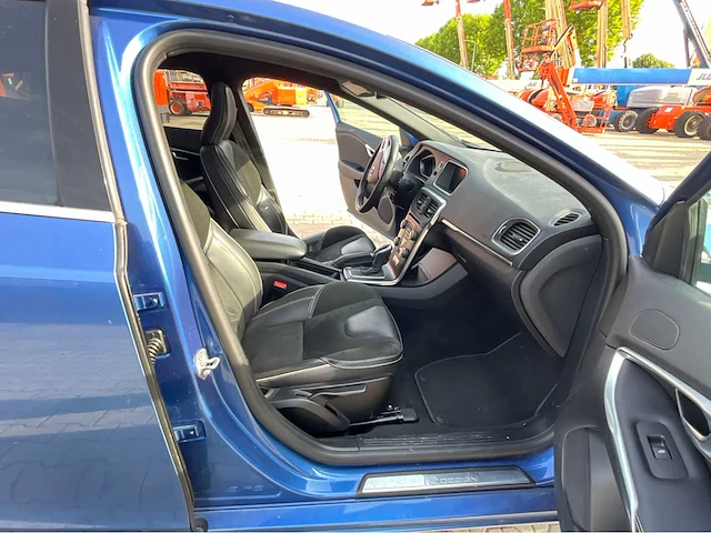 2020 volvo v40 1.5 t3 polar+ sport personenauto - afbeelding 14 van  44