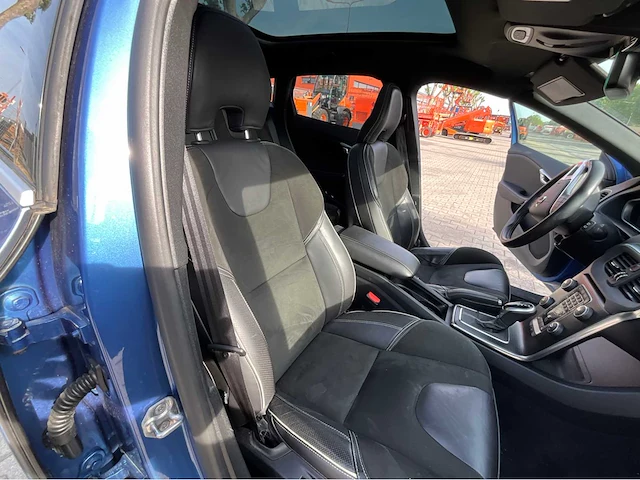2020 volvo v40 1.5 t3 polar+ sport personenauto - afbeelding 15 van  44
